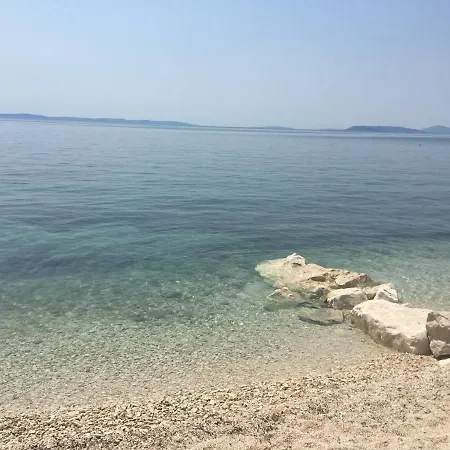 On The * Podstrana